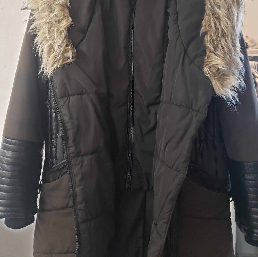 Women's Winter Jacket - Picture 2 of 5
